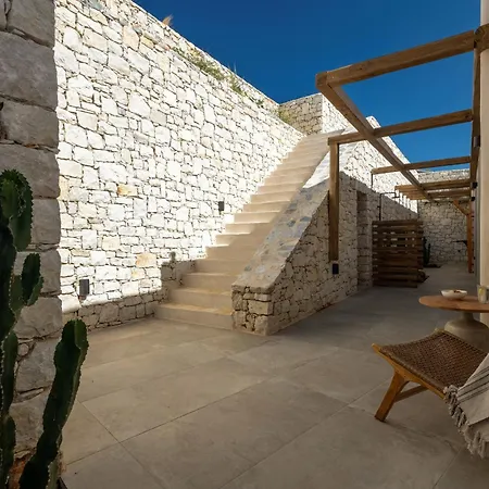Noema Villa
